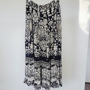 Forbidden Los Angeles Boho Maxi Skirt‎ Black White Crochet Beaded Sz. Large.B78